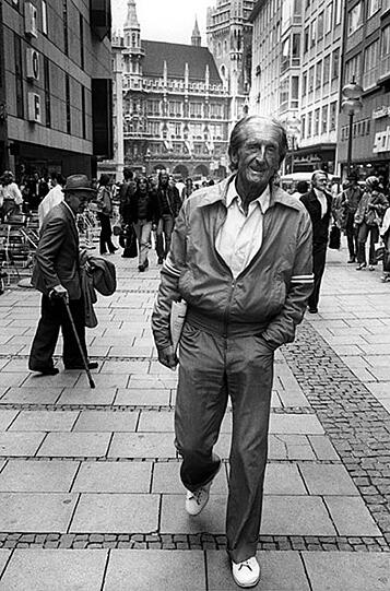 Beim Flanieren: Sigi Sommer in der Rosengasse.