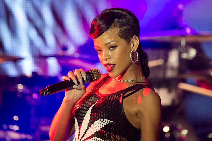 Rihanna rockt ihr Geheimkonzert in Berlin.