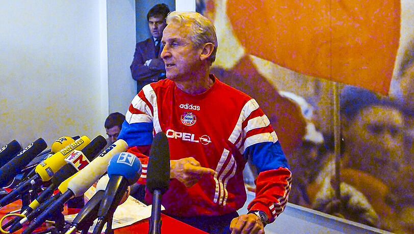Der Trainer wütet, der Medienchef sieht hilflos zu: Giovanni Trapattoni und Markus Hörwick (l.) am 10. März 1998.