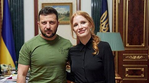 Jessica Chastain mit Ukraine-Präsident Wolodymyr Selenskyj.