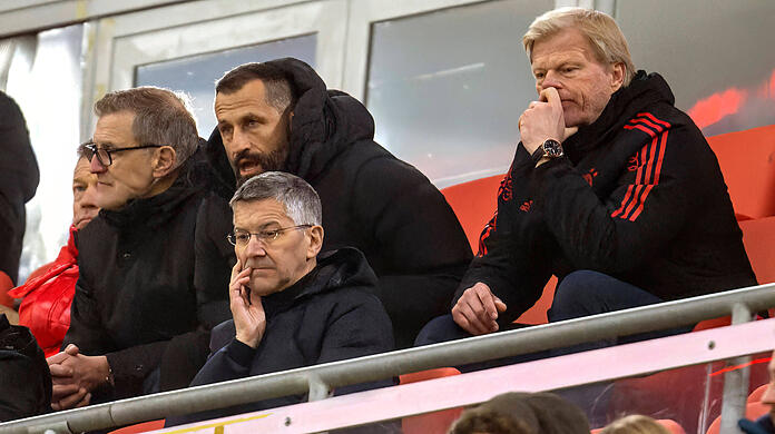 Aus Sorge um die sportlichen Ziele haben die Bayern-Bosse sich vor zweieinhalb Wochen zu einem Trainerwechsel entschieden - und sind damit ein großes Risiko eingegangen.
