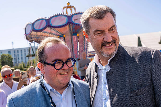 Kann er Markus Söder überzeugen? Auch der CSU-OB-Kandidat Clemens Baumgärtner (l.) ist skeptisch, ob der Verkauf des Strafjustizzentrums eine gute Idee ist.