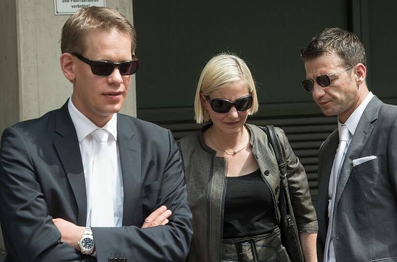 Beate Zschäpe hat ihre ehemaligen Anwälte Wolfgang Herr, Anja Sturm und Wolfgang Herr (v.l.) angezeigt