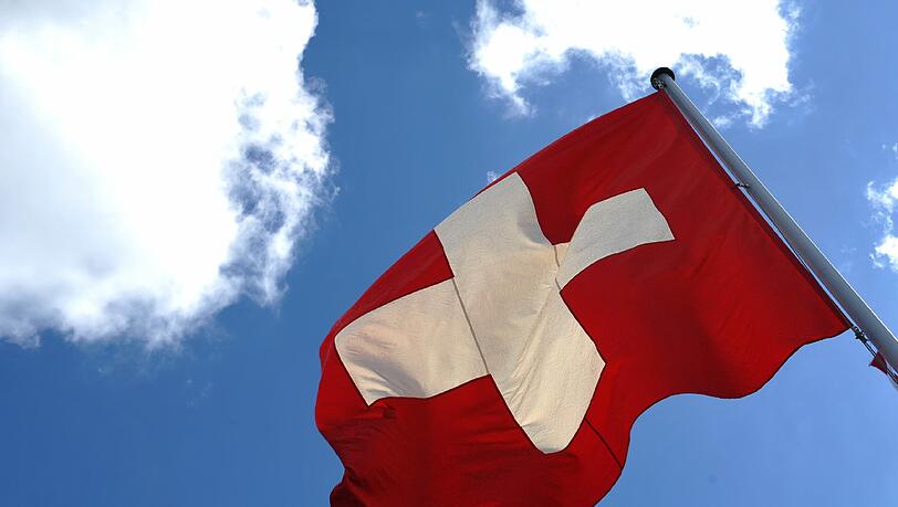 Der Fall zweier junger Muslime in der Schweiz, die ihrer Lehrerin den Handschlag verweigern, sorgte für Empörung über die Landesgrenzen hinaus. (Archiv) Der Fall zweier junger Muslime in der Schweiz, die ihrer Lehrerin den Handschlag verweigern, sorgte für Empörung über die Landesgrenzen hinaus. (Archiv)