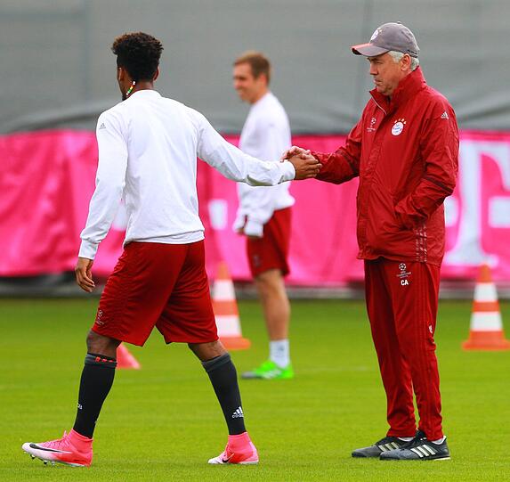 Shakehands mit Kingsley Coman.