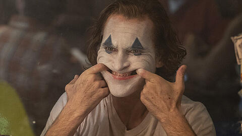 Joaquin Phoenix als Comic-Schurke Joker.