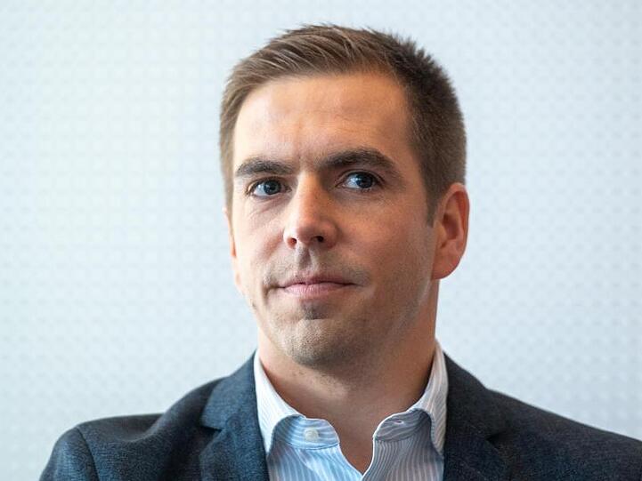 Philipp Lahm, ehemaliger Fußballprofi, spricht während einer Pressekonferenz. Foto: Armin Weigel/dpa/Archivbild