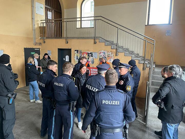 Vor Ort war viel Polizei.