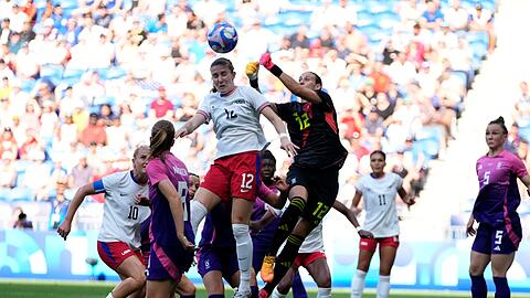 Geballte Offensivkraft gegen DFB-Torhüterin Ann-Katrin Berger