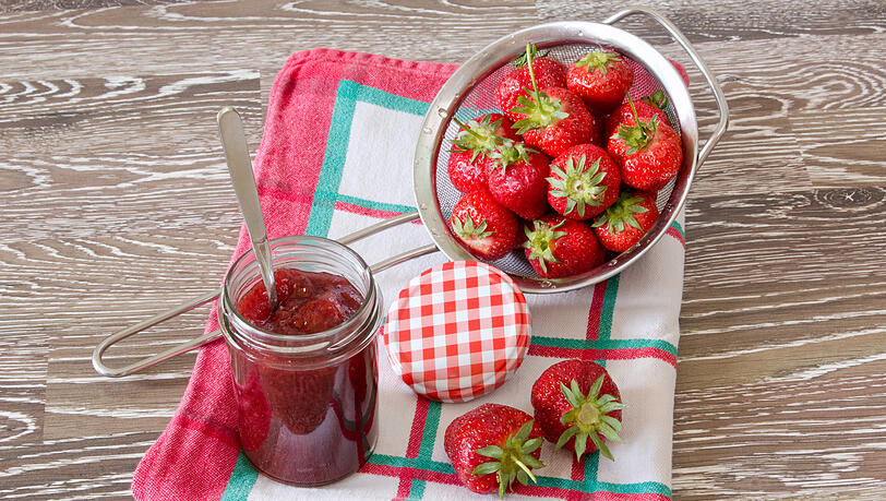Selbst-Marmelade-kochen-Worauf-man-bei-Fr-chten-Zucker-und-Gl-sern-achten-sollte