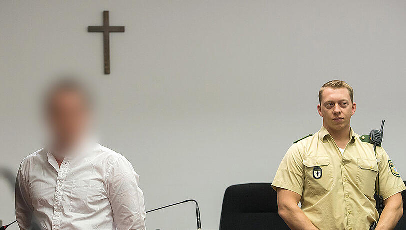 Der Angeklagte Ufuk C. am Donnerstag beim Prozessbeginn in München. Der Angeklagte Ufuk C. am Donnerstag beim Prozessbeginn in München.