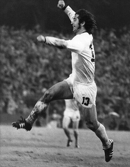 Gerd Müller, der "Bomber der Nation", ist an Alzheimer erkrankt. Bilder aus seine beeindruckenden Karriere!