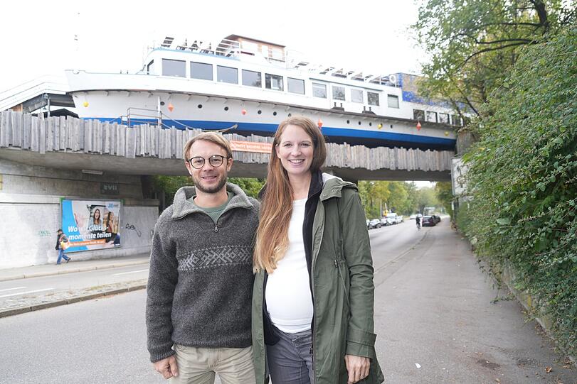 Zurück in München, auf Kurzbesuch. Die AZ hat Thilo und Alina Thum an der Alten Utting getroffen.
