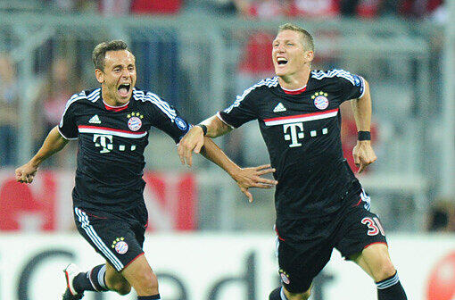 RAFINHA (l).: Emsig und umtriebig wie gewohnt, aber noch kein rechter Verbund mit Vordermann Robben. Note 3