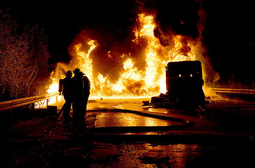 Ein voll beladener Tanklastzug ist auf der Autobahn 67 nahe dem hessischen Pfungstadt in Flammen aufgegangen und ausgebrannt.