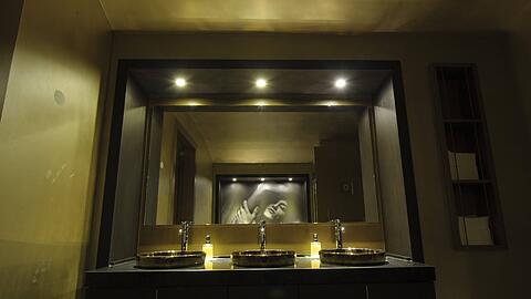 Die Toilette im Lenbachpalais: Sieht doch recht schick aus für ein stilles Örtchen.