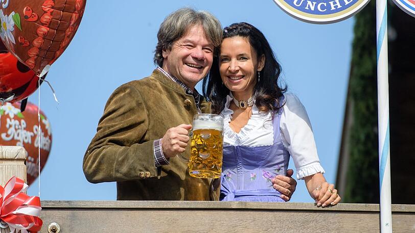 Möchten ein Zeichen für die bayerische Lebensfreude setzen: Michael Käfer und Frau Clarissa.