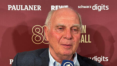 Uli Hoene&szlig; spricht beim Festakt zum 80-j&auml;hrigen Jubil&auml;um der Basketball-Abteilung &ndash; und erkl&auml;rt seinen Sinneswandel in der Bewertung von Sportvorstand Max Eberl.
