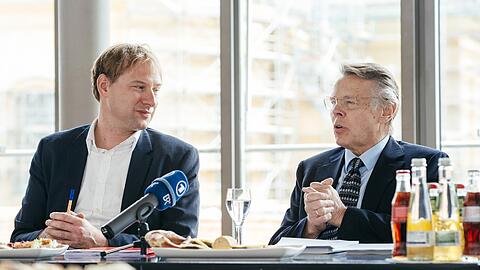 Mariss Jansons mit dem Orchestermanager Nikolaus Pont.