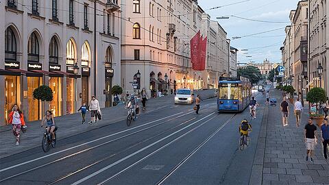 Die Maximilianstraße ohne Autoverkehr.