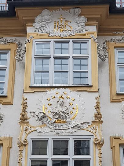 Prunkvoll: Maria am Asamhaus in der Sendlinger Straße.