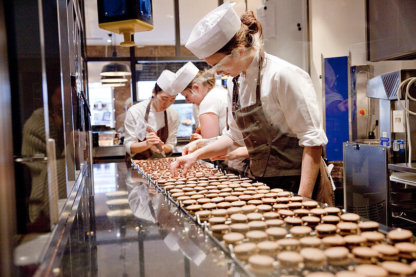 Andreas Muschler hebt im Gespräch hervor, wie wichtig sein Team ist und dass sich dieses auch mit Ideen für Kreationen einbringt.