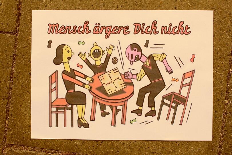Wer hat diese Szene nicht schonmal erlebt? So sieht die Münchner Ur-Verpackung von &bdquo;Mensch ärgere dich nicht&ldquo; aus.