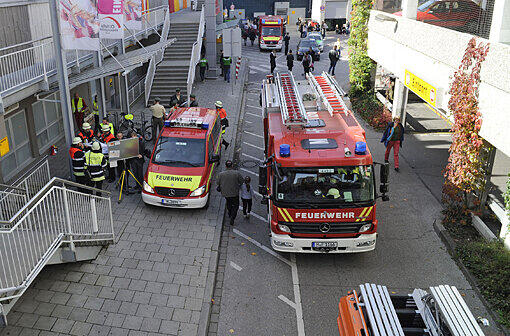 Ein Einsatzfoto von der Feuerwehr in der Riesstraße.