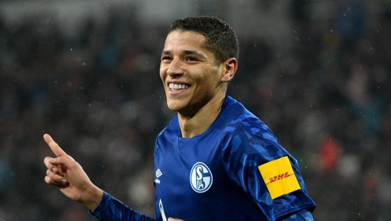 Hat seinen Vertrag auf Schalke verlängert: Amine Harit jubelt. Hat seinen Vertrag auf Schalke verlängert: Amine Harit jubelt.