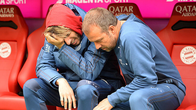 Musste vor der Partie von Co-Trainer Hansi Flick getröstet werden: Javi Martinez.