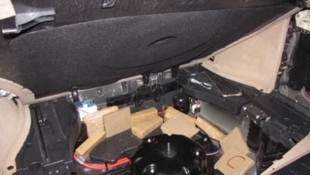Nicht einmal gut versteckt waren die Pakete voller Kokain. Zusammen ergaben sie eine Menge von sechs Kilogramm. Nicht einmal gut versteckt waren die Pakete voller Kokain. Zusammen ergaben sie eine Menge von sechs Kilogramm.