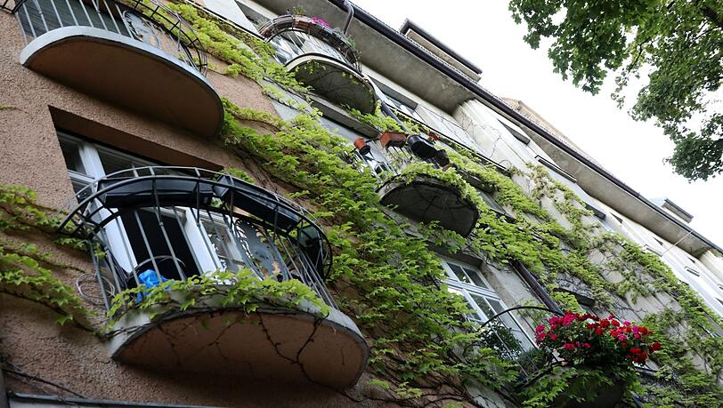 Schöne Balkone an der Valleystraße.