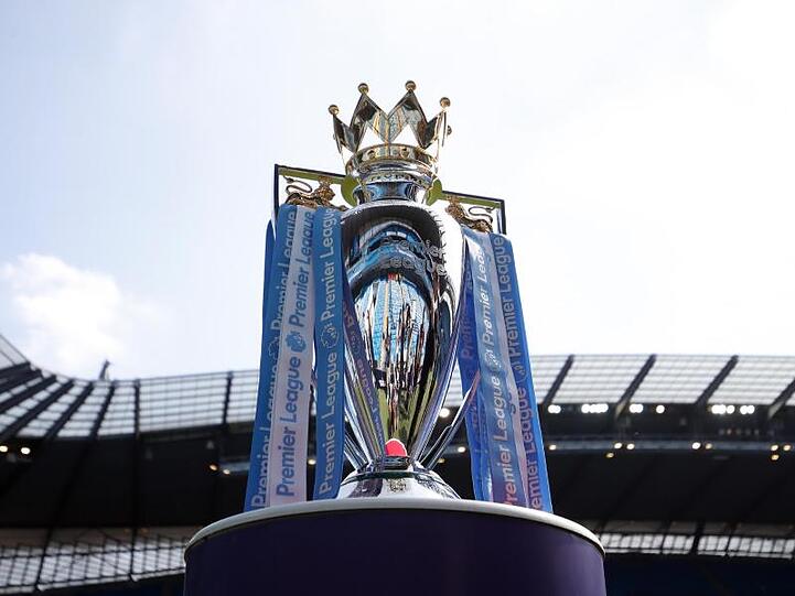 Auch in der Premier League soll der Ball bald wieder rollen.