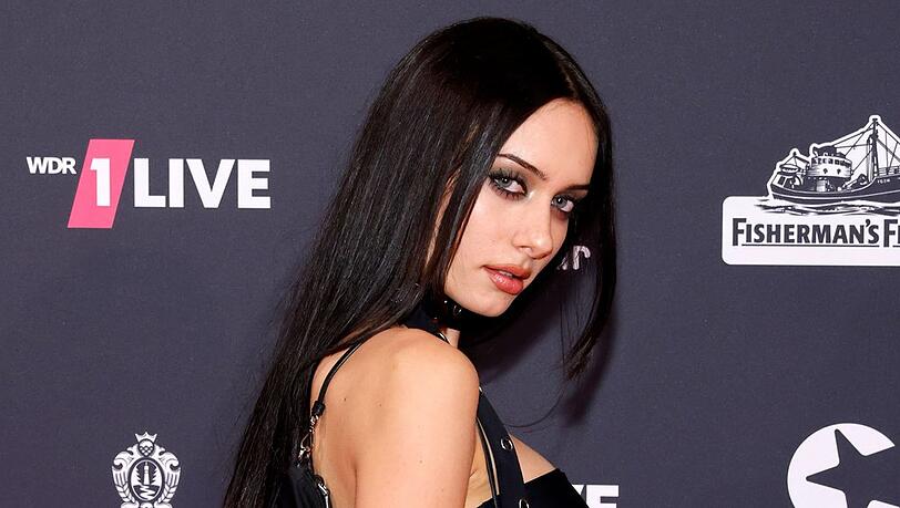 Kayla Shyx hat im Sommer ein Video mit dem Titel "Was wirklich bei Rammstein Afterpartys passiert" veröffentlicht.