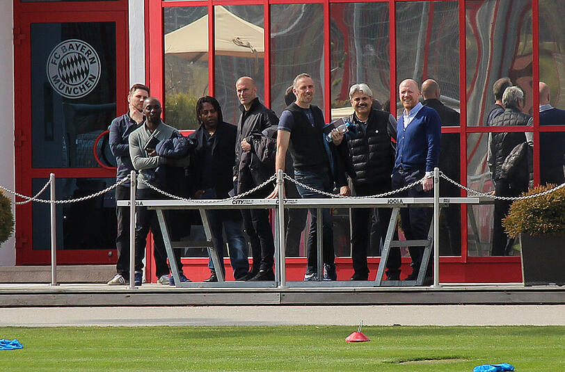 Zinedine Zidane, Willy Sagnol und Co. am Trainingsgelände des FC Bayern an der Säbener Straße.