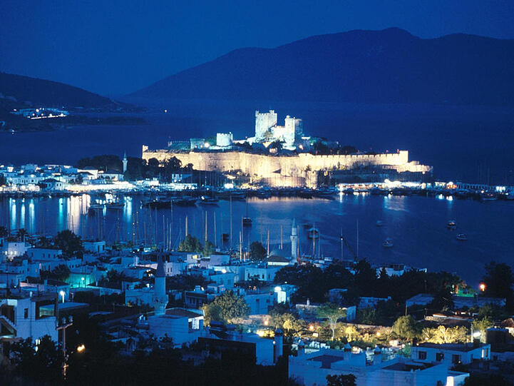 In der Nacht entfaltet Bodrum einen ganz besonderen Zauber.