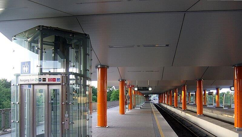 Der Bahnhof Neuperlach Süd. Der Bahnhof Neuperlach Süd.