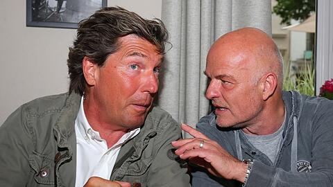 Sportliche Rivalität: Der frühere Löwen-Stadionsprecher Stefan Schneider (l.) und FC-Bayern-Stimme Stephan Lehmann.