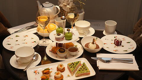 Das Auge isst definitiv mit beim Afternoon Tea im Mandarin Oriental Hotel.