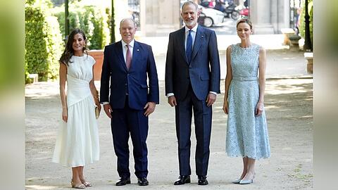 Doppelauftritt in Madrid, von links: K&ouml;nigin Letizia, F&uuml;rst Albert II., K&ouml;nig Felipe VI. und F&uuml;rstin Charl&egrave;ne.
