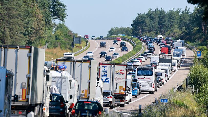 Der Verkehr in Deutschland wird dichter. (Foto:Archiv) Der Verkehr in Deutschland wird dichter. (Foto:Archiv)