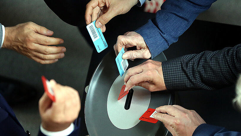 Am Mittwoch wurde im Bundestag über das dritte Hilfspaket für Griechenland abgestimmt. Am Mittwoch wurde im Bundestag über das dritte Hilfspaket für Griechenland abgestimmt.