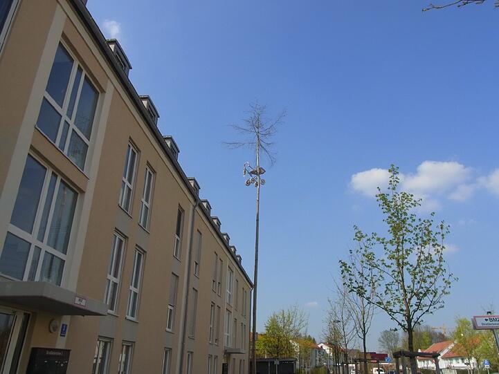 Hier war wohl der Storch da. Gesehen in Unterföhring.