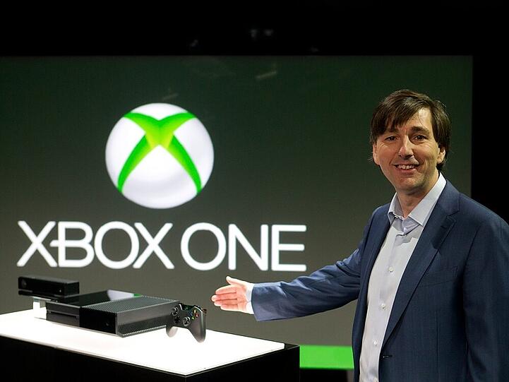 Microsofts Don Mattrick präsentiert die Xbox One