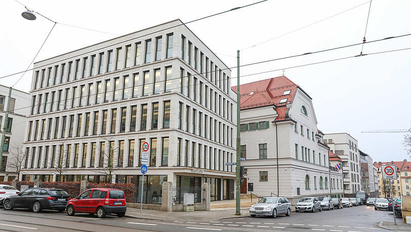 Neu und Alt: der Lagot-Komplex. Neu und Alt: der Lagot-Komplex.