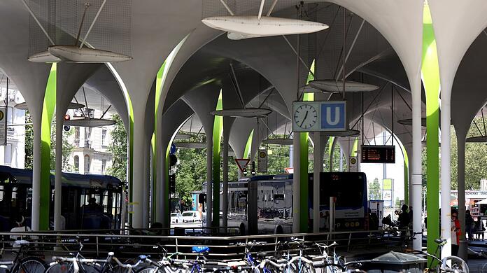Der Busbahnhof: Hübsch? Hässlich? Oder hübsch hässlich?