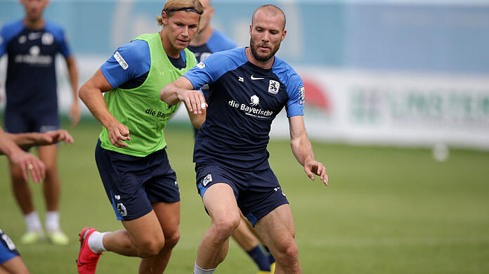 Gleich am Ball beim ersten Training mit den Löwen: Manfred Starke