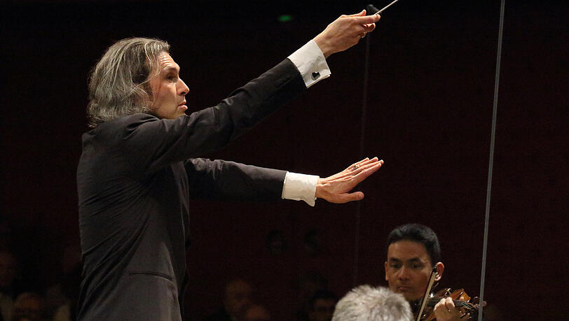 Vladmir Jurowski. Vladmir Jurowski.