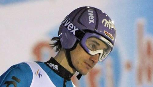 Martin Schmitt schaffte es nicht unter die Top-Ten im Gesamtweltcup. Martin Schmitt schaffte es nicht unter die Top-Ten im Gesamtweltcup.