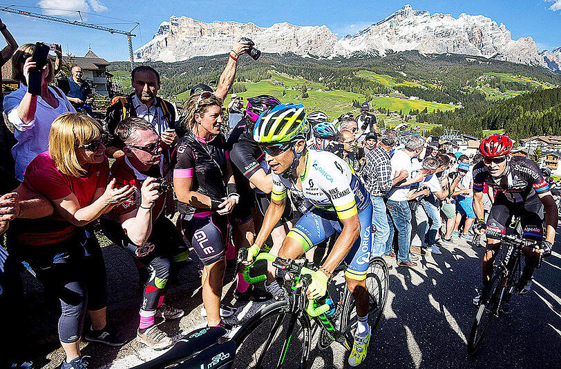 Esteban Chaves stürzte 2013 beim italienischen Eintagesrennen Trofeo Laigueglia schwer, erlitt ein Schädel-Hirn-Trauma und eine Amnesie. Später stellte sich noch eine Nervenverletzung heraus. Es droht die Lähmung des rechten Armes.